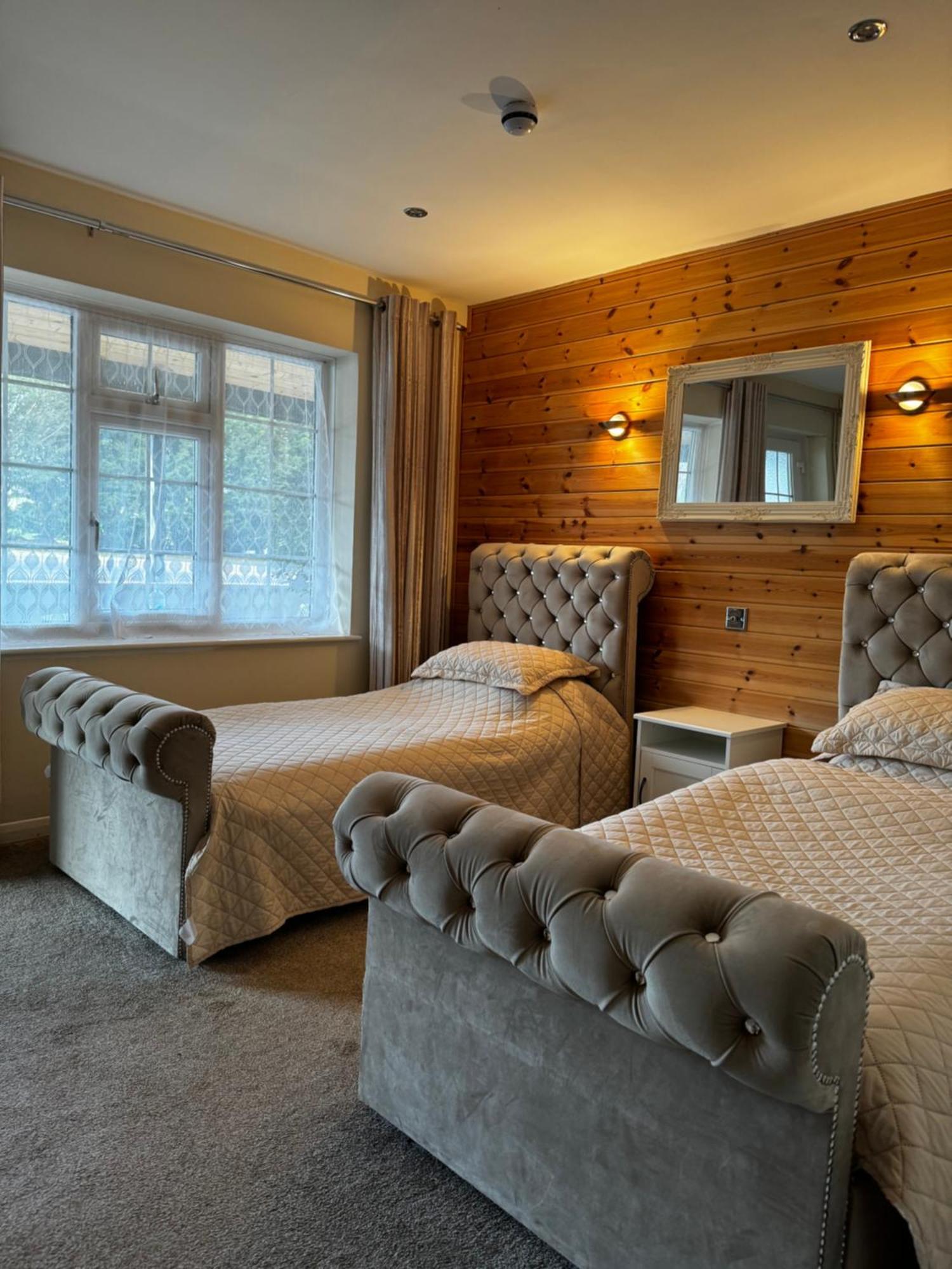 Chequers 3* Harrogate
